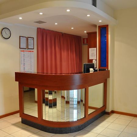 Hotel Belforte Varese Bagian luar foto