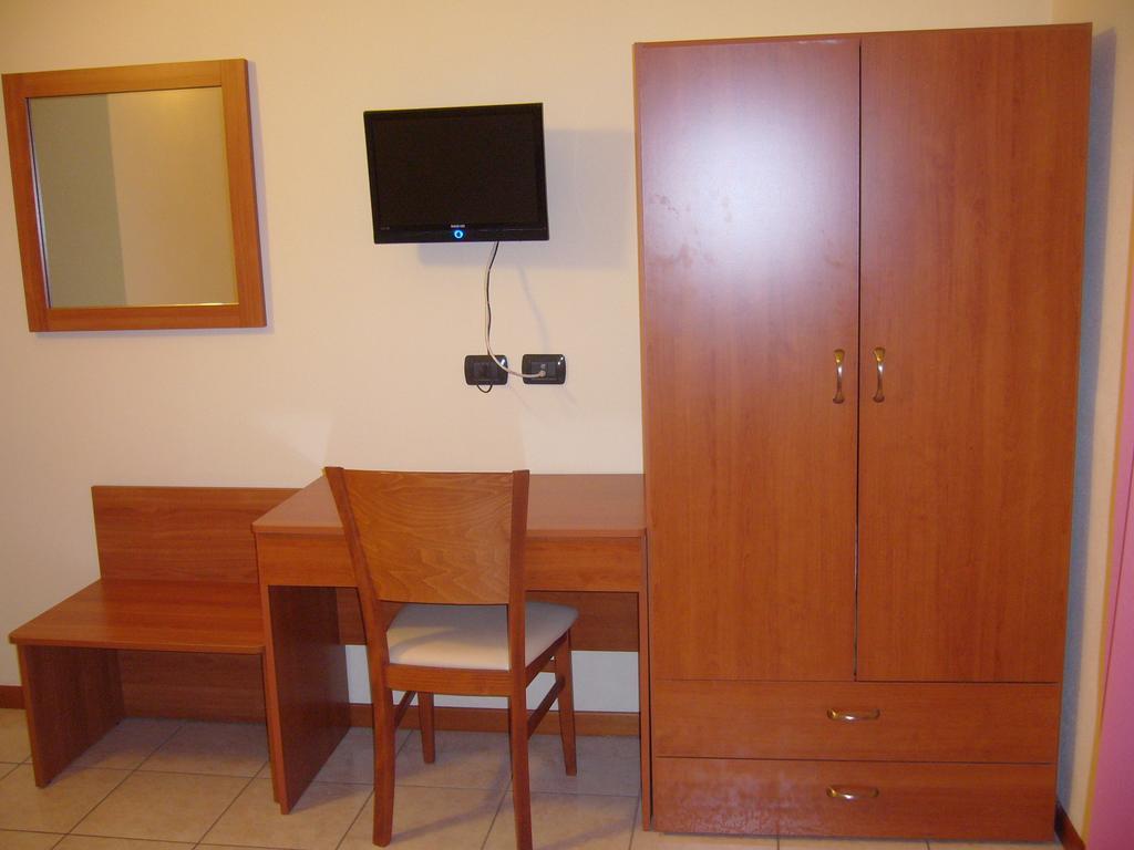Hotel Belforte Varese Bagian luar foto