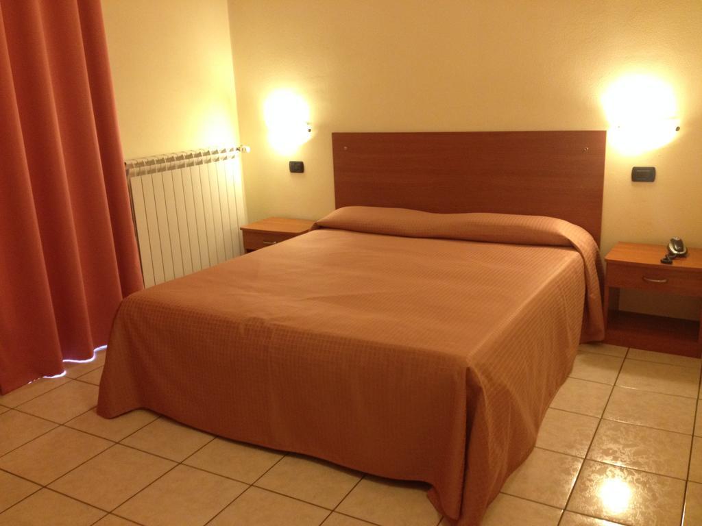 Hotel Belforte Varese Ruang foto